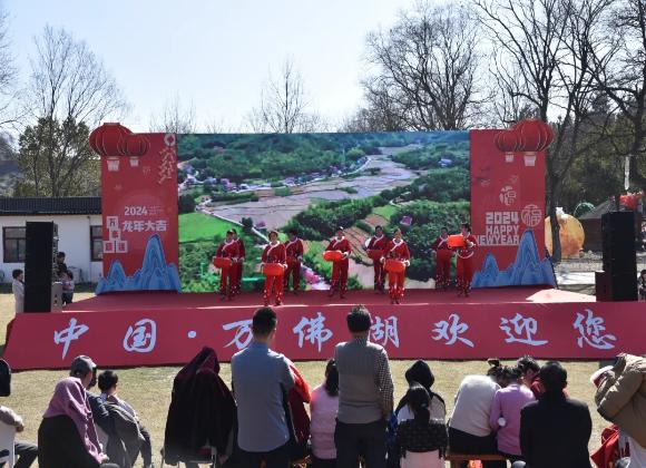 國(guó)慶節(jié)|國(guó)風(fēng)吻湖面，佳節(jié)共長(zhǎng)情—萬(wàn)佛湖“國(guó)慶”旅游攻略早早碼住!