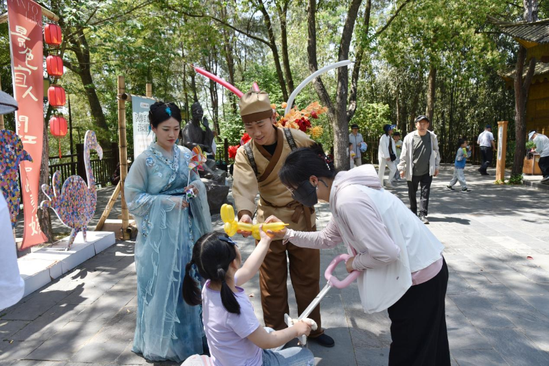 “五一”假期：萬(wàn)佛湖景區(qū)人氣高漲    文旅盛宴精彩紛呈